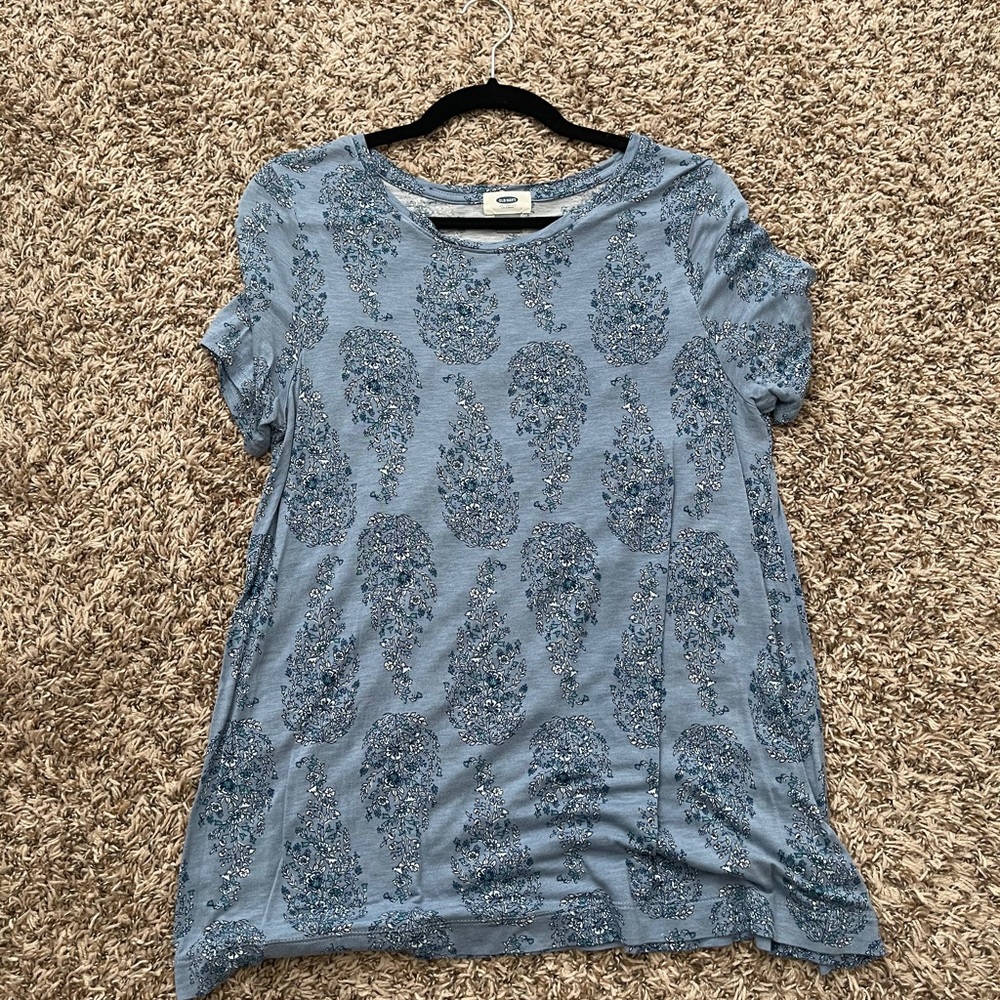 Old navy tee